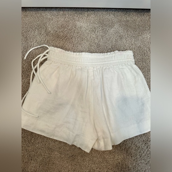 J Crew White Shorts with ties. Great condition size XXS. - Picture 1 of 4